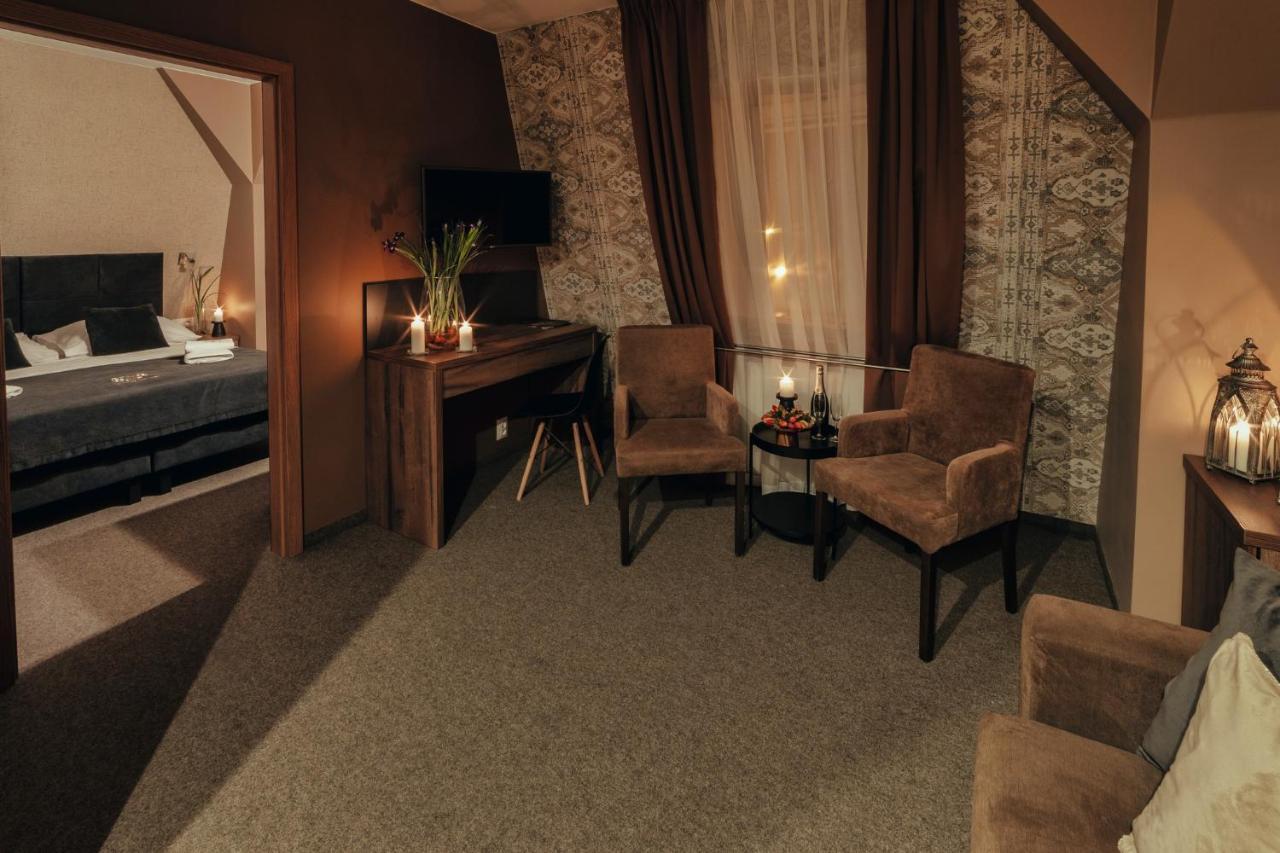 فندق Srebrny Bucznik Wellness & Restaurant ايستينبا المظهر الخارجي الصورة