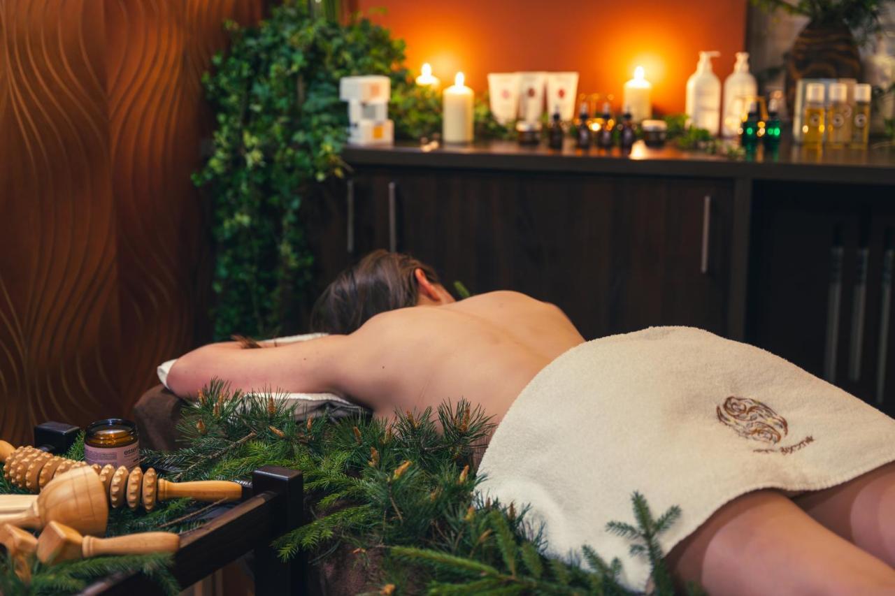 فندق Srebrny Bucznik Wellness & Restaurant ايستينبا المظهر الخارجي الصورة