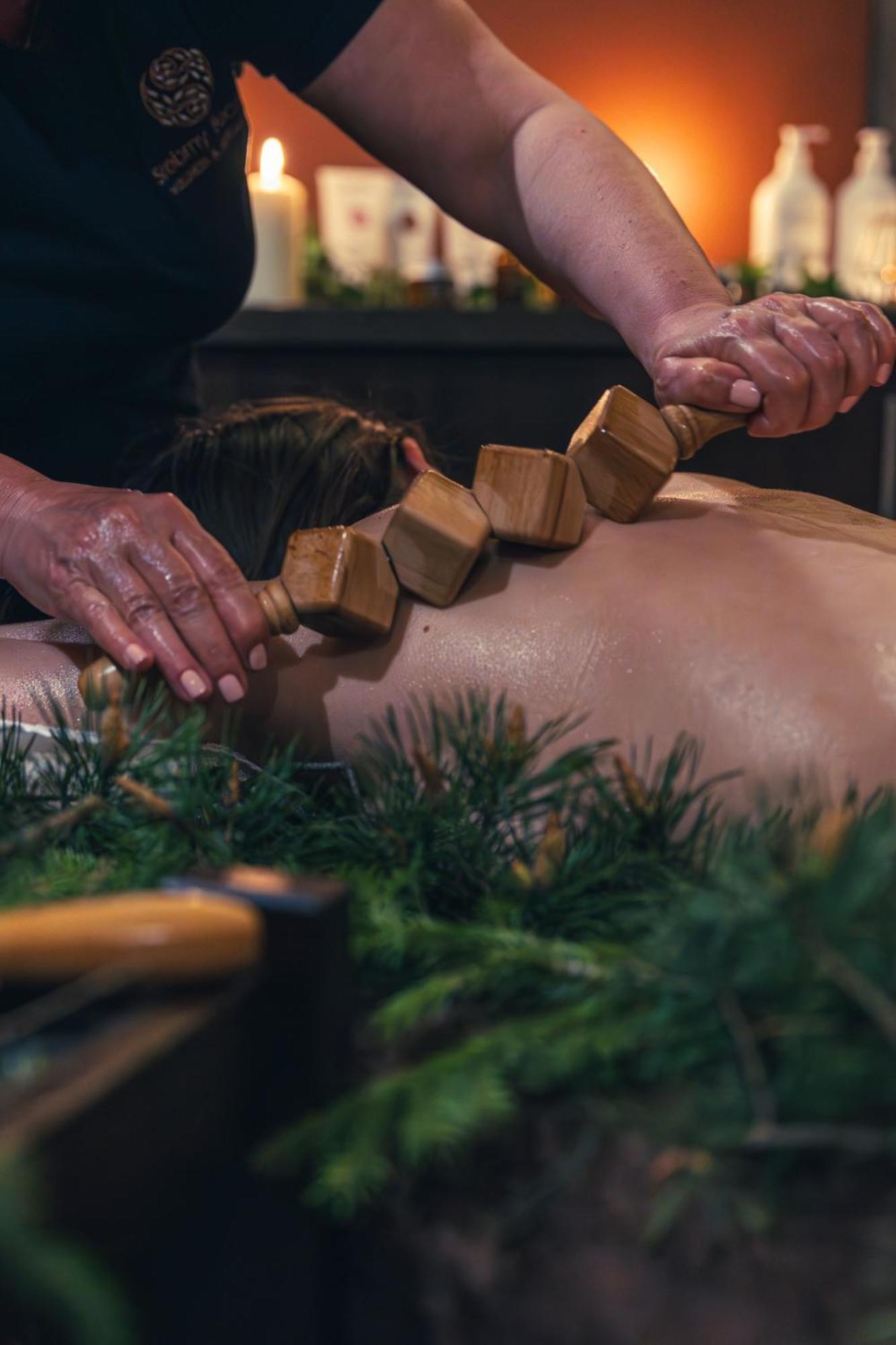 فندق Srebrny Bucznik Wellness & Restaurant ايستينبا المظهر الخارجي الصورة